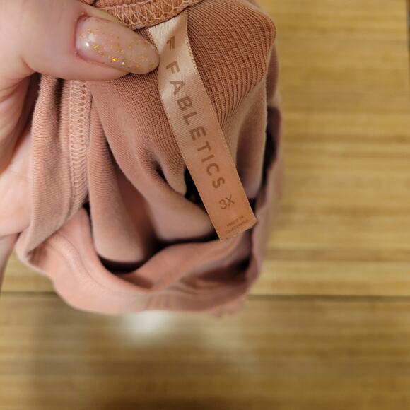 Fabletics Women's Plus Size 3X T-Shirt Rose Brown Short Sleeve Relaxed Fit - Picture 6 of 6